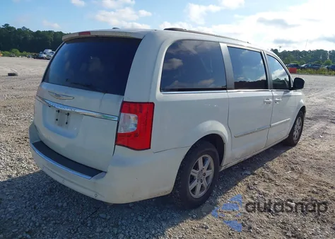 2011 Chrysler Town & Country Touring-L z USA, uszkodzony, nr VIN 2A4RR8DGXBR703420